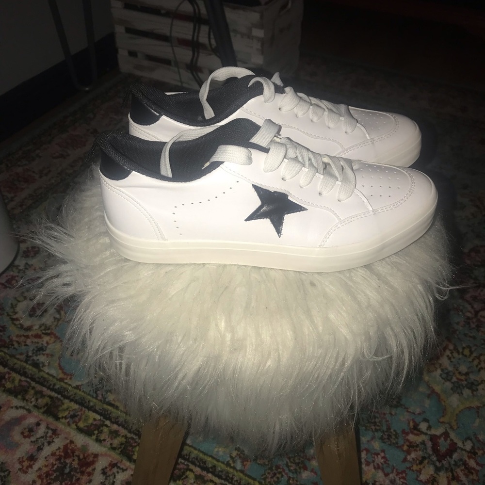Adorable star sneaker